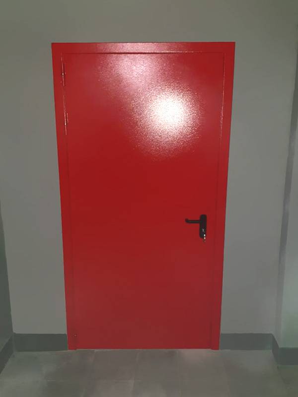 Фото наружной стороны двери Фото наружной стороны двери