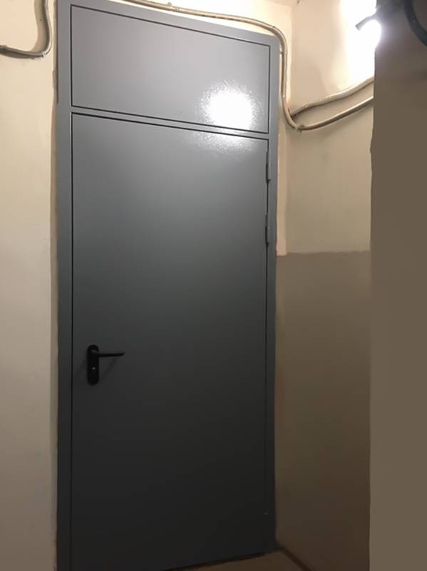 Огнестойкая дверь с фрамугой (переулок Расковой) Огнестойкая дверь с фрамугой (переулок Расковой)