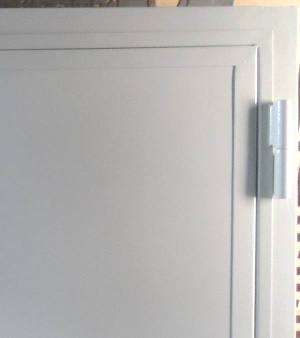 Петля на люке